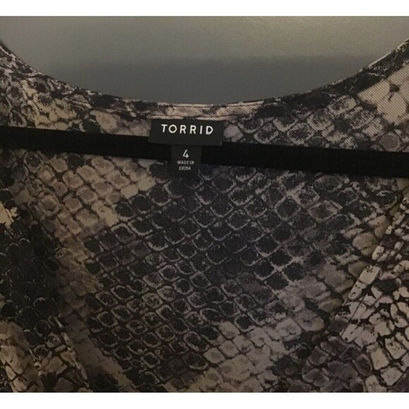 Torrid Blouse Babydoll Knit and Mesh Sheer Snakeskin Brown Women Plus 4/4X 26 - Picture 6 of 7